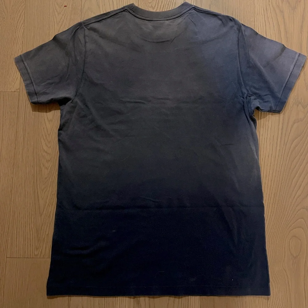 Hollister men’s distressed graphic TShirt - Picture 11 of 14